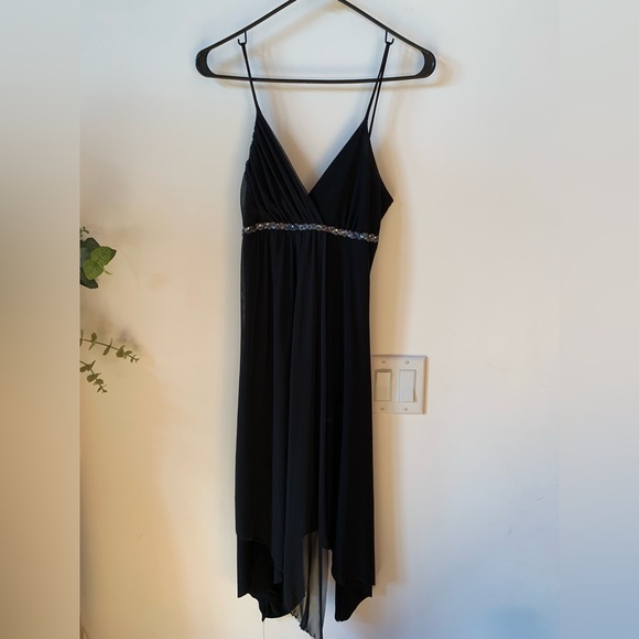 Body Central Dresses & Skirts - Women’s Body Central Black 90s Spaghetti Strap Flowy w embellished top Dress Med